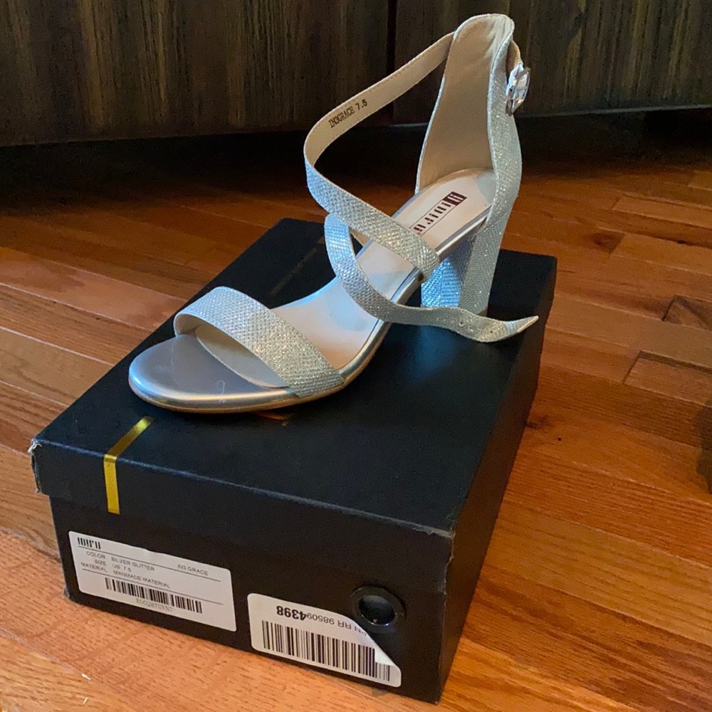 Silver metallic strappy low heel